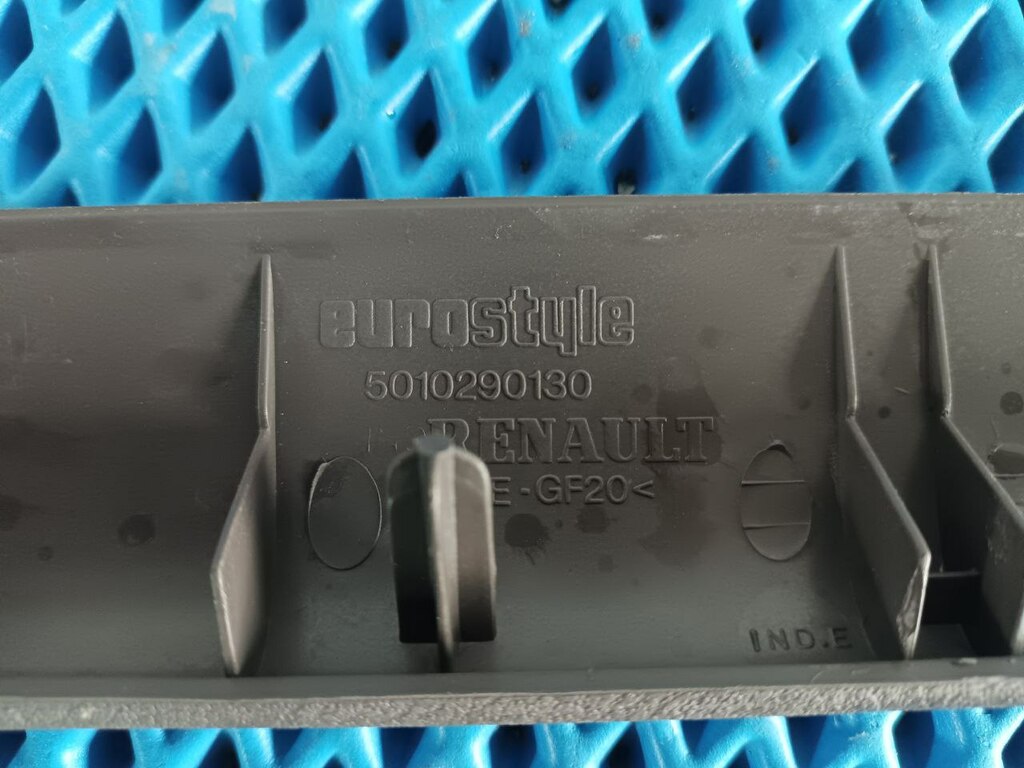 накладка панели приборов б/у - 2